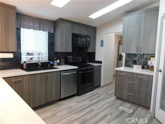 7717 CHURCH Avenue 214, Highland, CA 92346