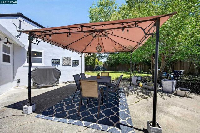 1725 Shirley Dr, Pleasant Hill, CA 94523