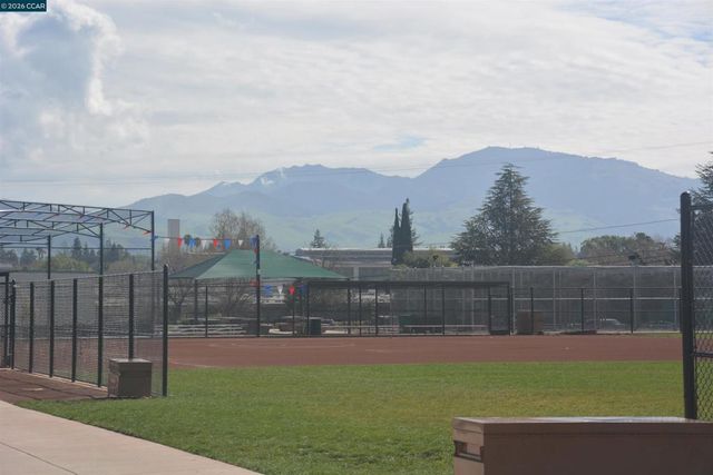 1725 Shirley Dr, Pleasant Hill, CA 94523