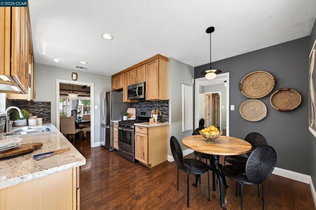 1725 Shirley Dr, Pleasant Hill, CA 94523