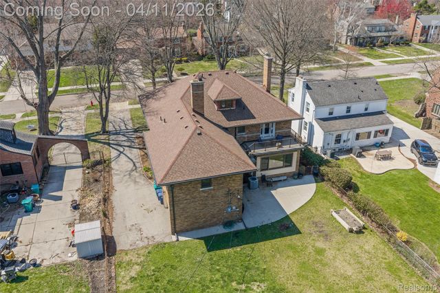 630 Lakepointe Street, Grosse Pointe Park, MI 48230