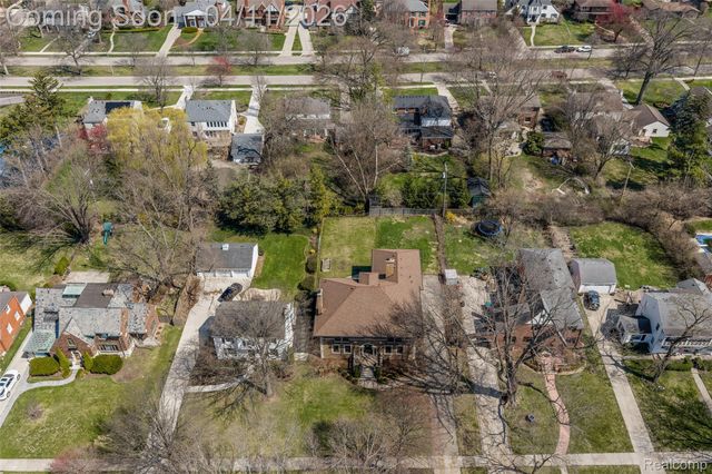 630 Lakepointe Street, Grosse Pointe Park, MI 48230