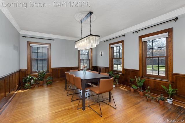 630 Lakepointe Street, Grosse Pointe Park, MI 48230