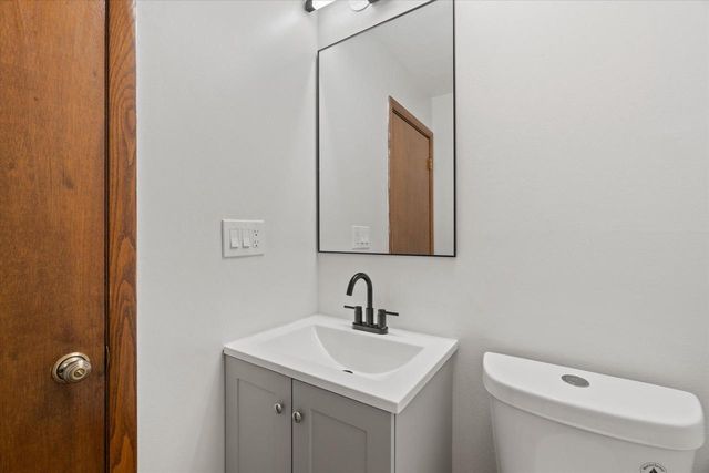 8148 S 88th STREET, Franklin, WI 53132