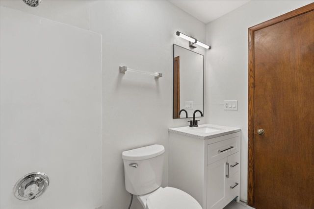 8148 S 88th STREET, Franklin, WI 53132