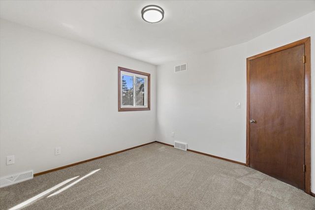 8148 S 88th STREET, Franklin, WI 53132