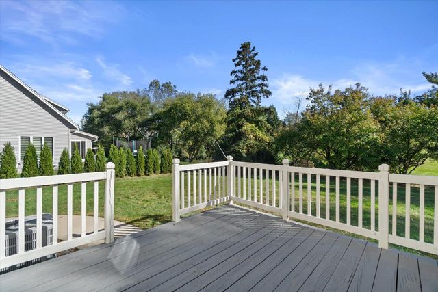 8148 S 88th STREET, Franklin, WI 53132