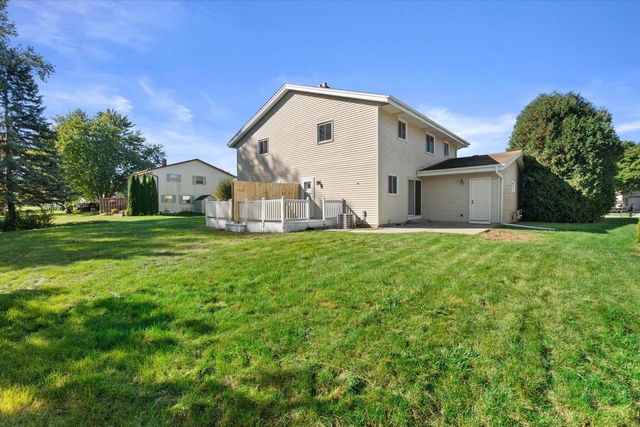 8148 S 88th STREET, Franklin, WI 53132