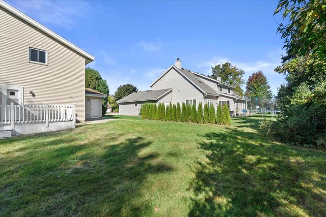 8148 S 88th STREET, Franklin, WI 53132
