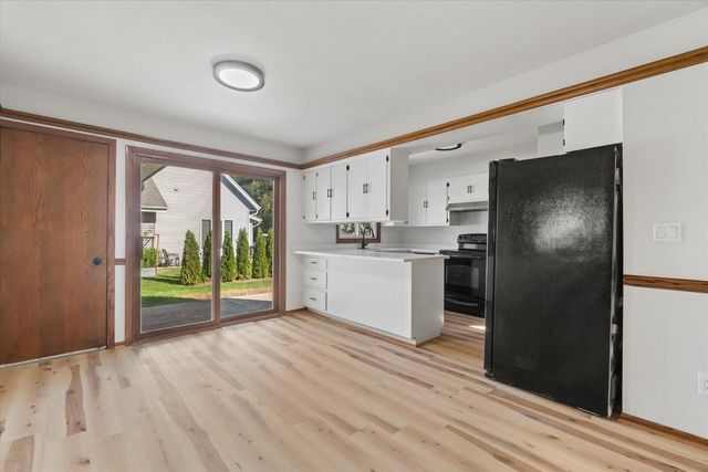 8148 S 88th STREET, Franklin, WI 53132