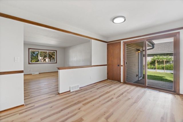 8148 S 88th STREET, Franklin, WI 53132