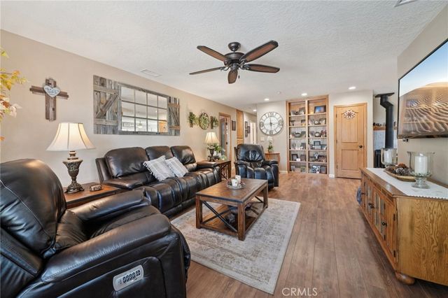 5319 Desert View, Wrightwood, CA 92397