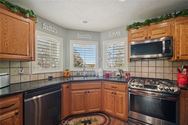 5319 Desert View, Wrightwood, CA 92397