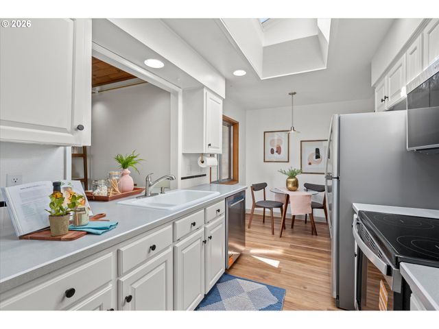 11080 Sw 83RD Ave, Portland, OR 97223
