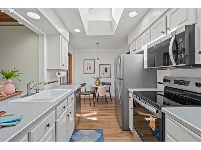 11080 Sw 83RD Ave, Portland, OR 97223