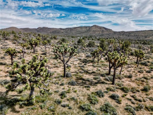 27 Vista, Pioneertown, CA 92356