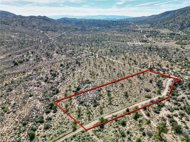 27 Vista, Pioneertown, CA 92356