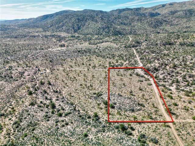 27 Vista, Pioneertown, CA 92356