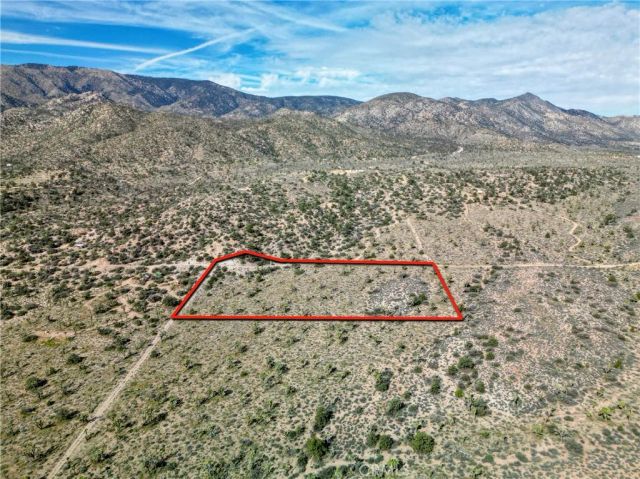 27 Vista, Pioneertown, CA 92356