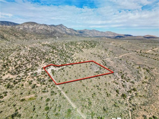 27 Vista, Pioneertown, CA 92356