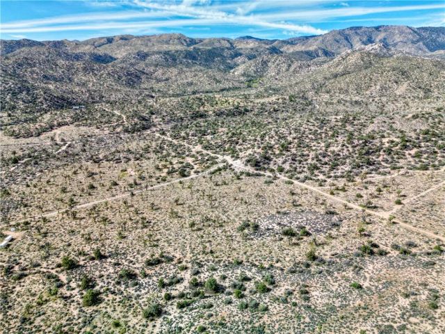 27 Vista, Pioneertown, CA 92356