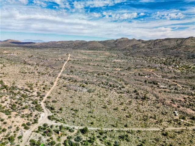 27 Vista, Pioneertown, CA 92356