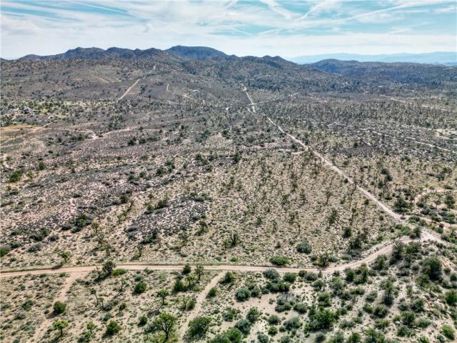 27 Vista, Pioneertown, CA 92356