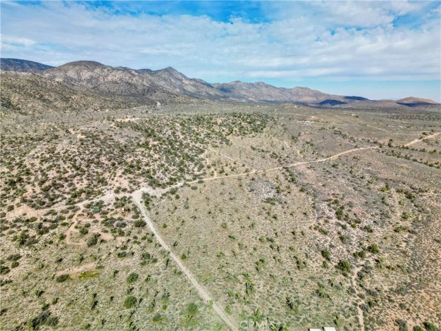 27 Vista, Pioneertown, CA 92356