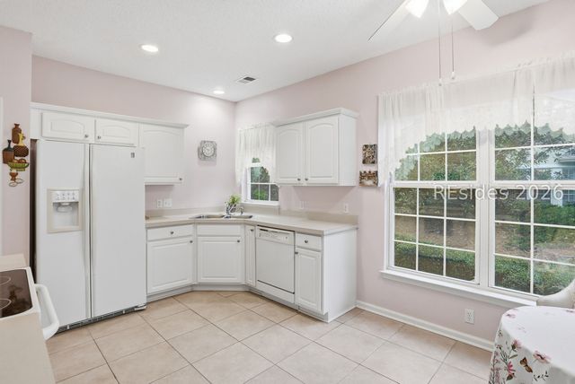 24 Falcon Ct, Bluffton, SC 29909