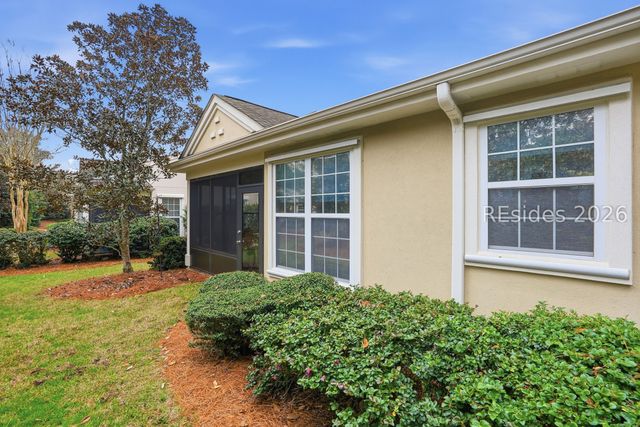 24 Falcon Ct, Bluffton, SC 29909