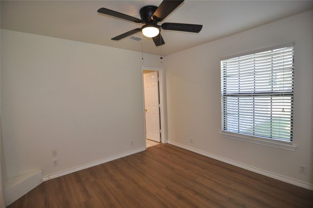 1805 Sharon Drive, Corinth, TX 76210