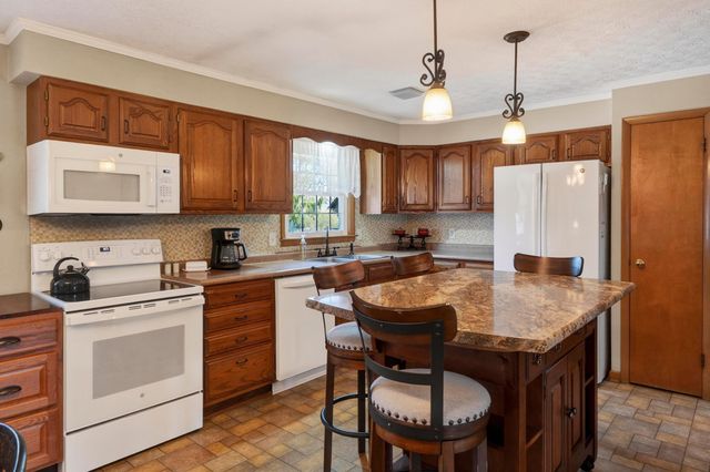 742 Fairway Drive, Washington Court House, OH 43160