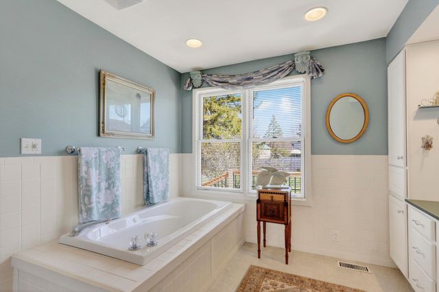 742 Fairway Drive, Washington Court House, OH 43160