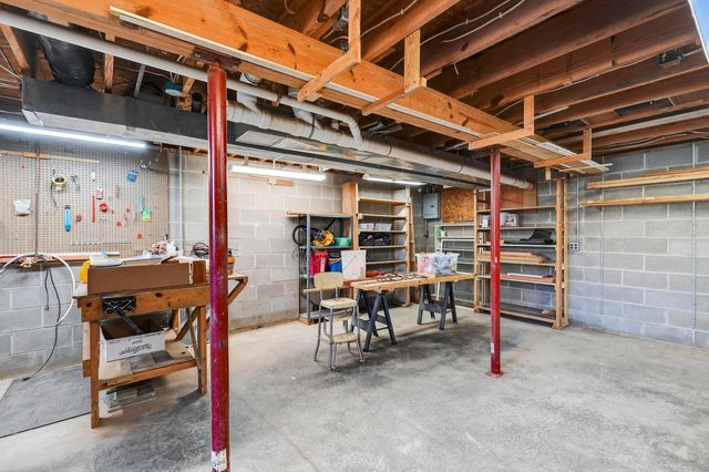 742 Fairway Drive, Washington Court House, OH 43160