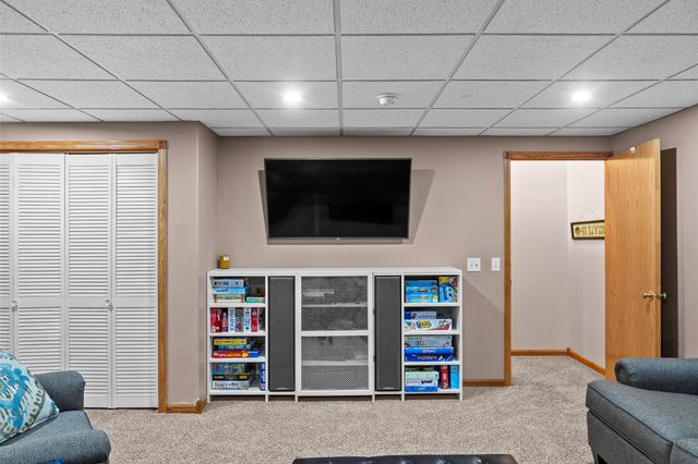1629 Ashwood Drive, Altoona, IA 50009