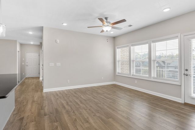 7483 Highway 70 S Apt 304, Nashville, TN 37221