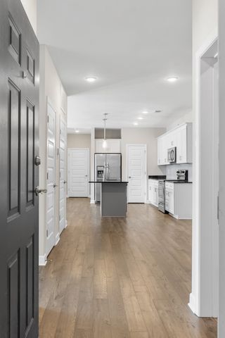 7483 Highway 70 S Apt 304, Nashville, TN 37221