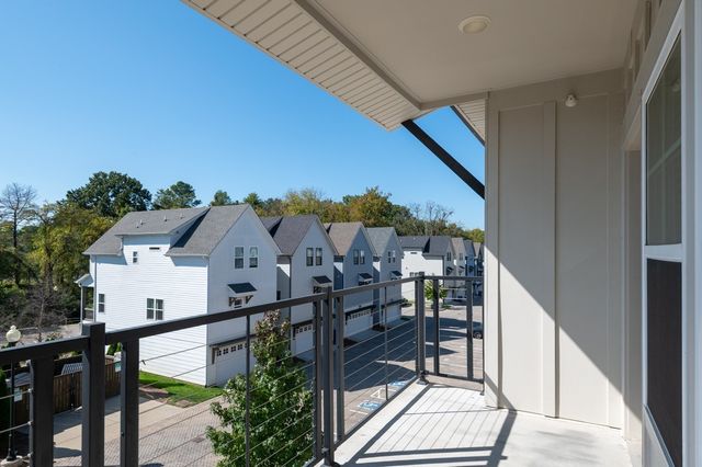 7483 Highway 70 S Apt 304, Nashville, TN 37221