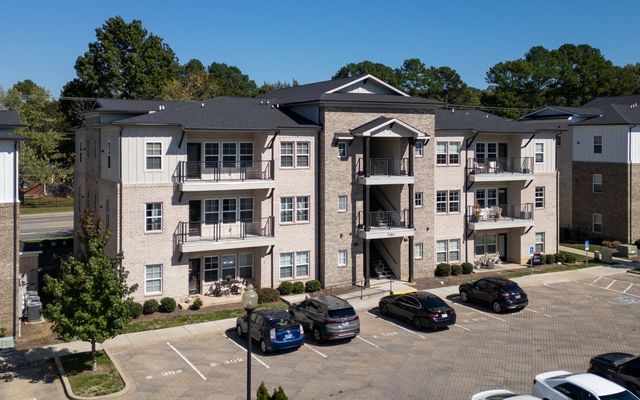 7483 Highway 70 S Apt 304, Nashville, TN 37221