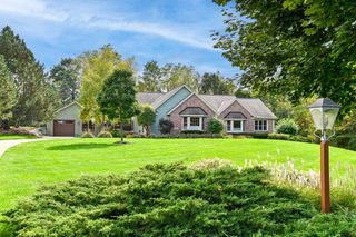 20085 W Rustic Ridge DRIVE, New Berlin, WI 53146