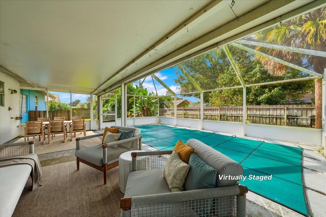 1745 18th Avenue SW, Vero Beach, FL 32962