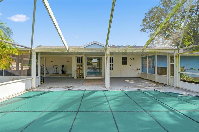 1745 18th Avenue SW, Vero Beach, FL 32962