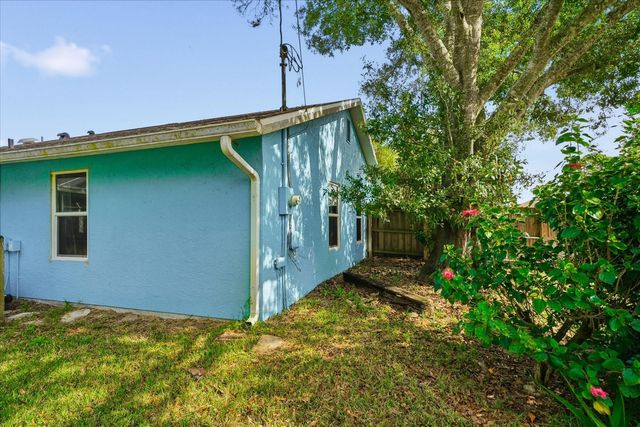 1745 18th Avenue SW, Vero Beach, FL 32962