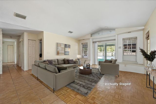 1745 18th Avenue SW, Vero Beach, FL 32962