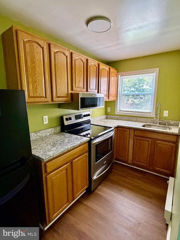 807 STOLL ST, Baltimore, MD 21225