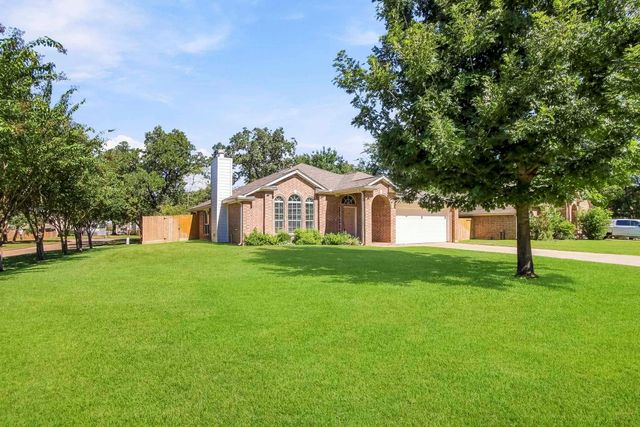 12222 Hawthorne Drive, Montgomery, TX 77356