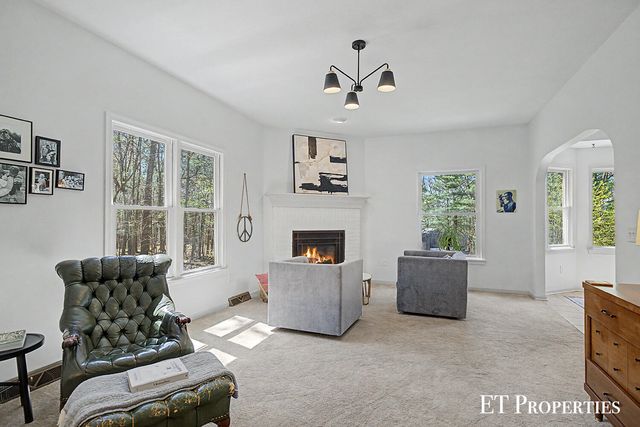 6833 Blythefield Avenue NE, Rockford, MI 49341