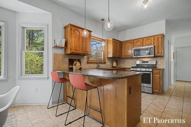 6833 Blythefield Avenue NE, Rockford, MI 49341