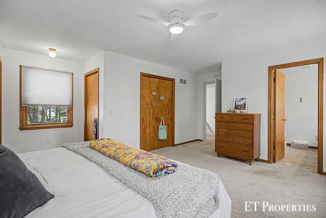 6833 Blythefield Avenue NE, Rockford, MI 49341