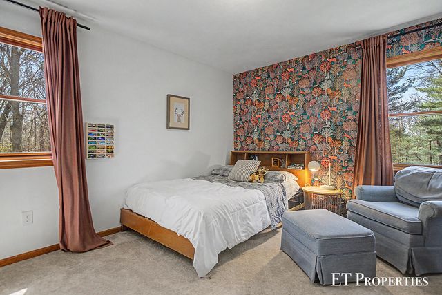 6833 Blythefield Avenue NE, Rockford, MI 49341